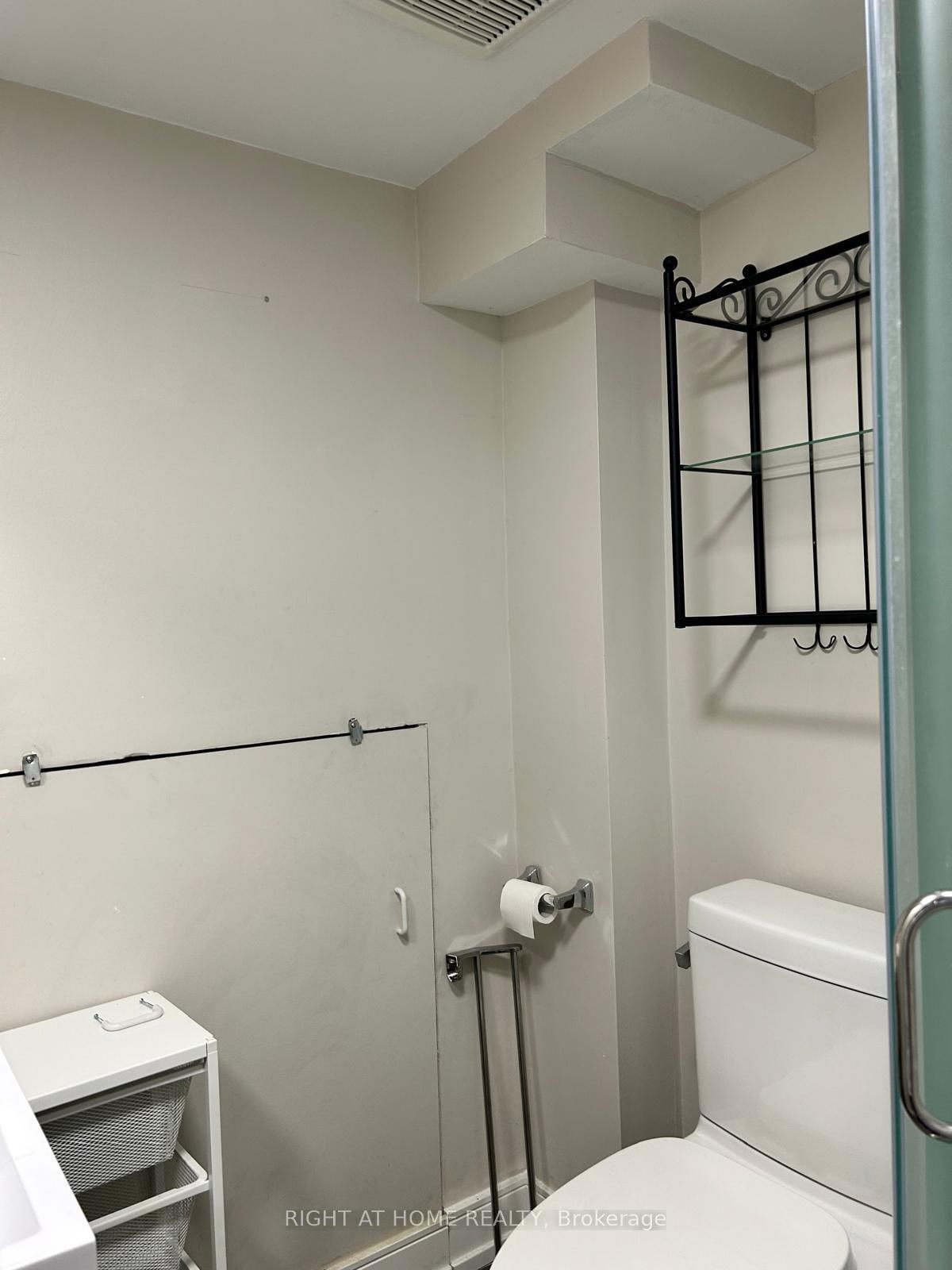 1666 Queen Street E, Unit 2 - Photo 9