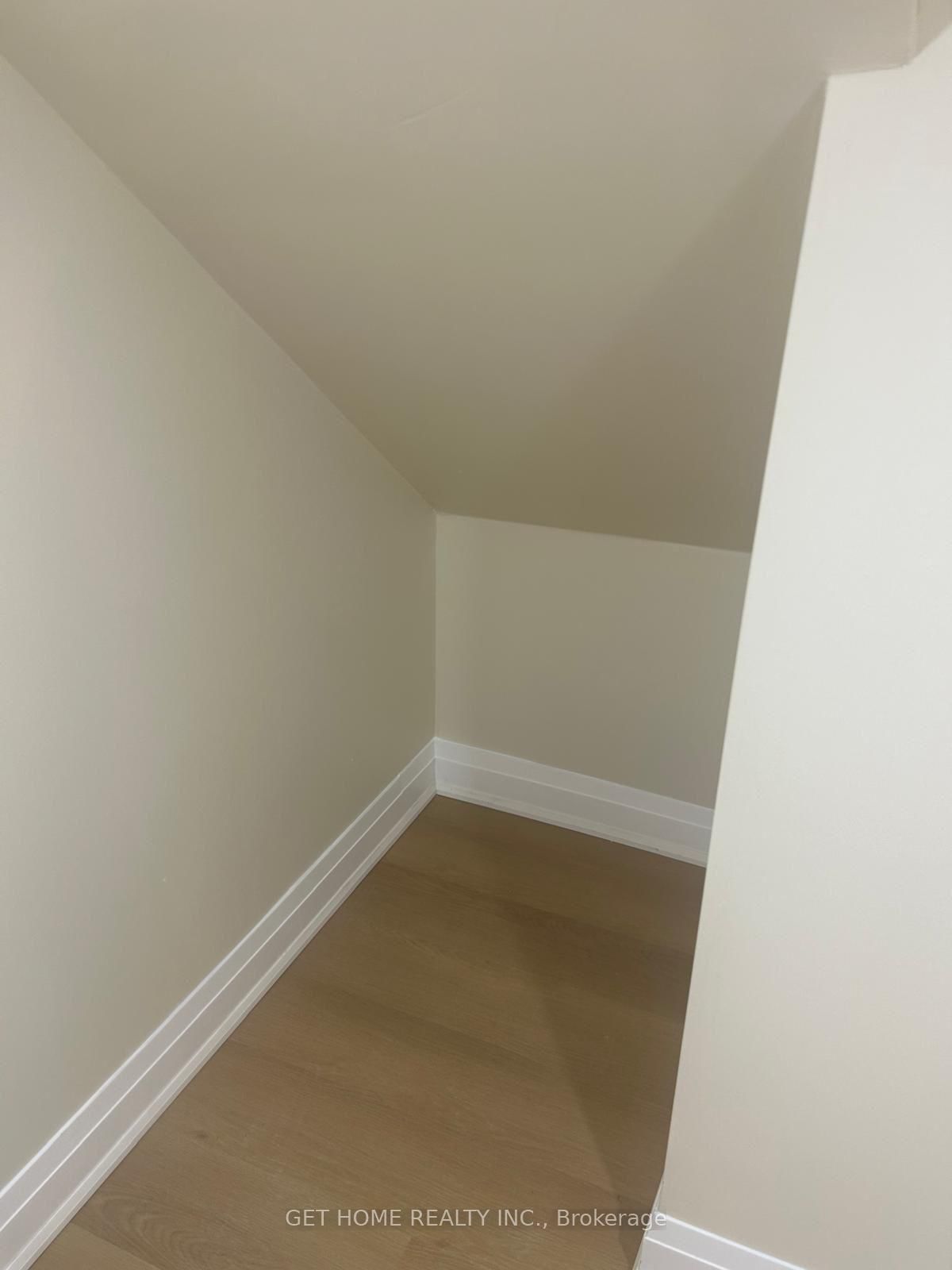 127 Micklefield Avenue, Unit Bsmt - Photo 9