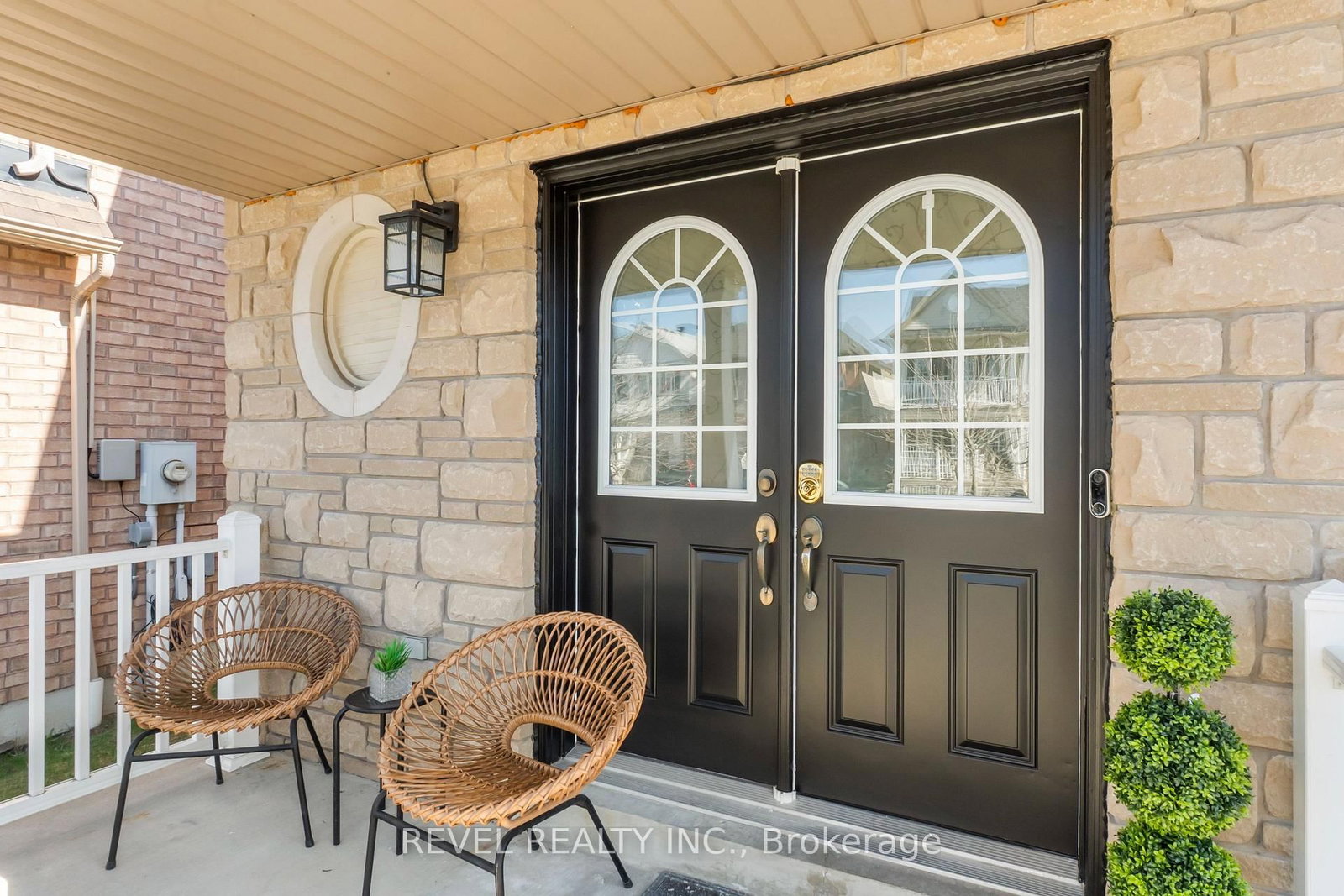 15 Donlevy Crescent - Photo 2