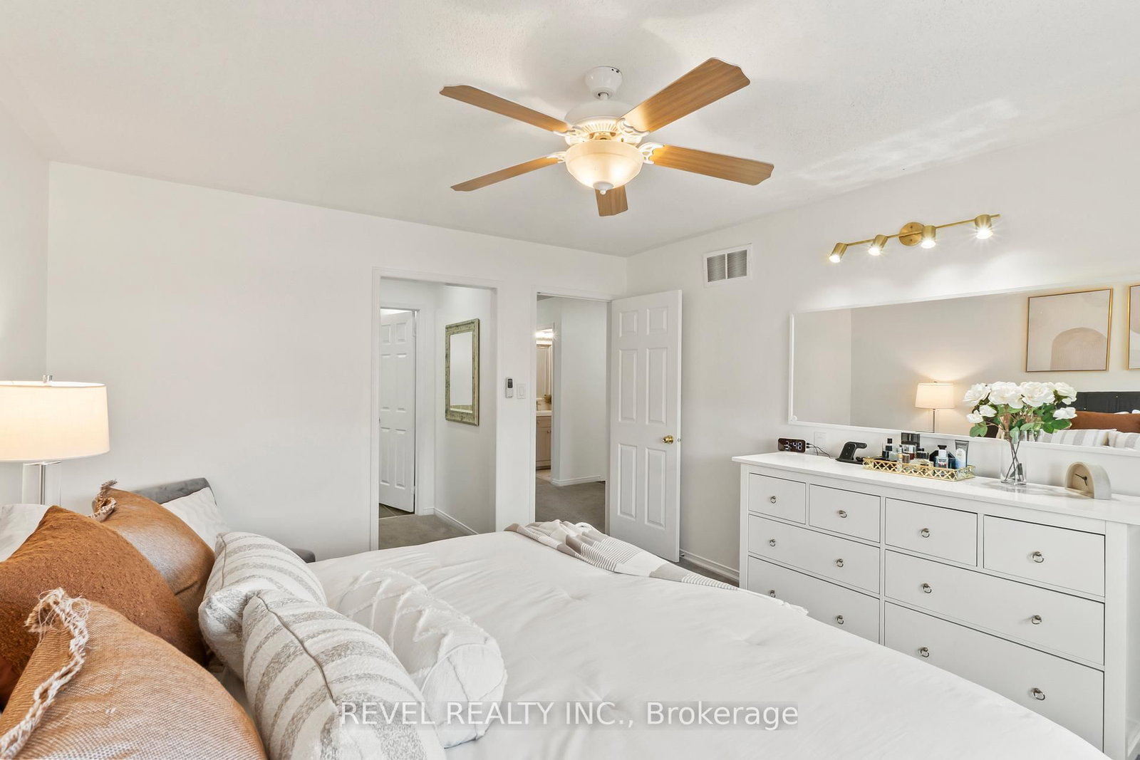 15 Donlevy Crescent - Photo 20