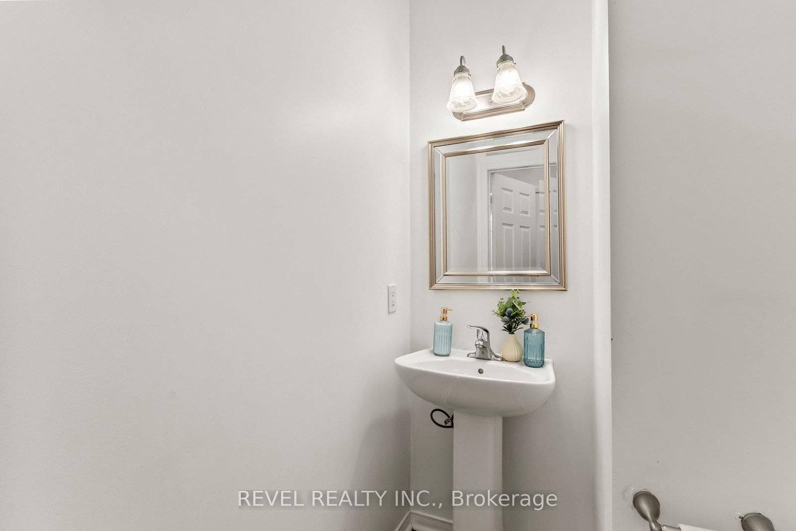 15 Donlevy Crescent - Photo 8