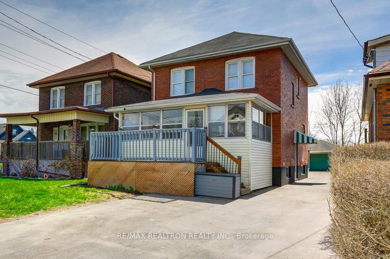 317 Gliddon Ave, Oshawa, L2H 1Z2 | Image 2
