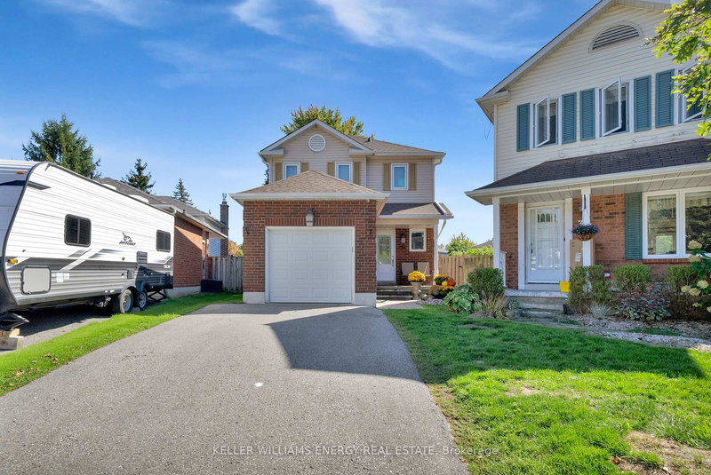 39 Longwood Crt, Clarington, L1E 1R9 | Image 3