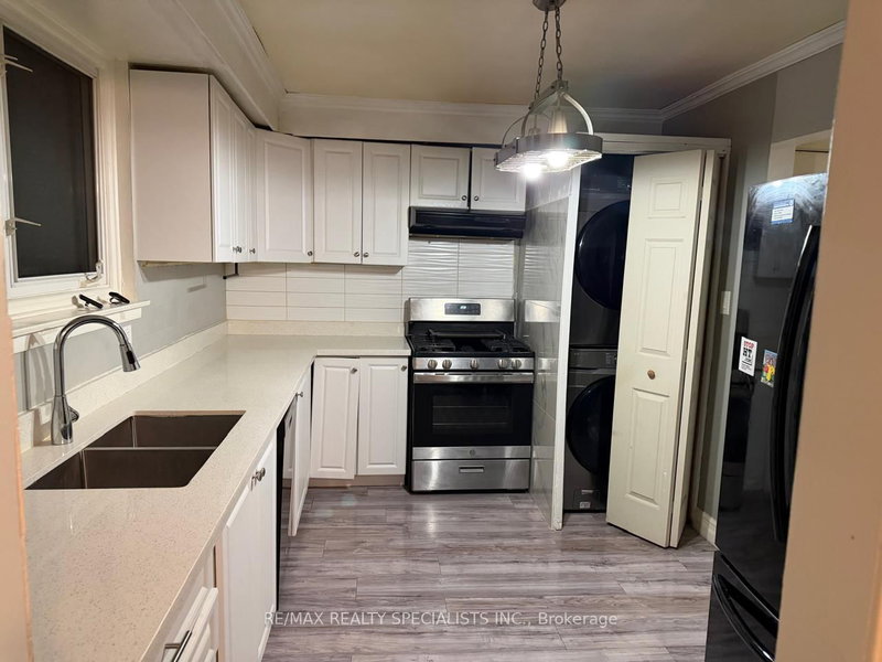 UPPER - 191 Phillip Murray Ave, Oshawa, L1J 1G6 | Image 2