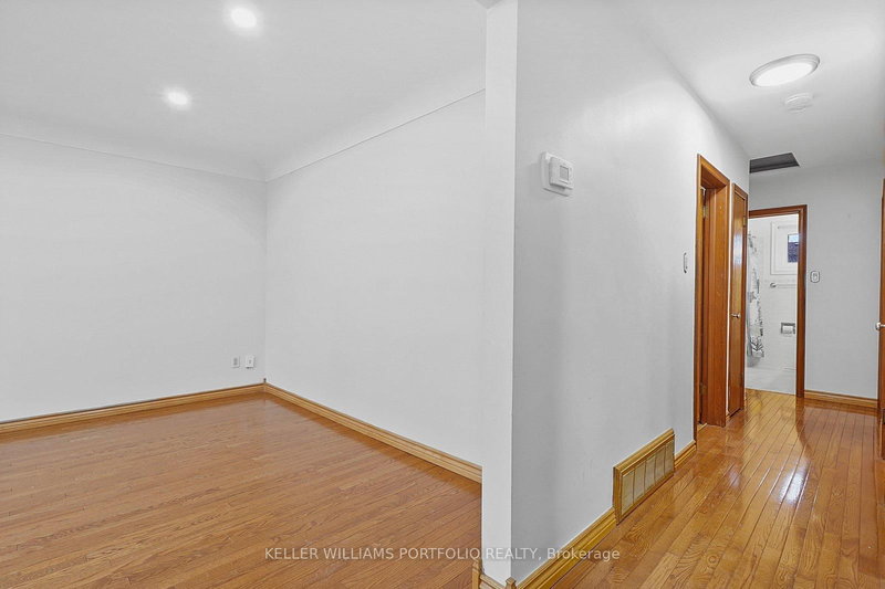 68 Athabasca St, Oshawa, L1H 7H6 | Image 2