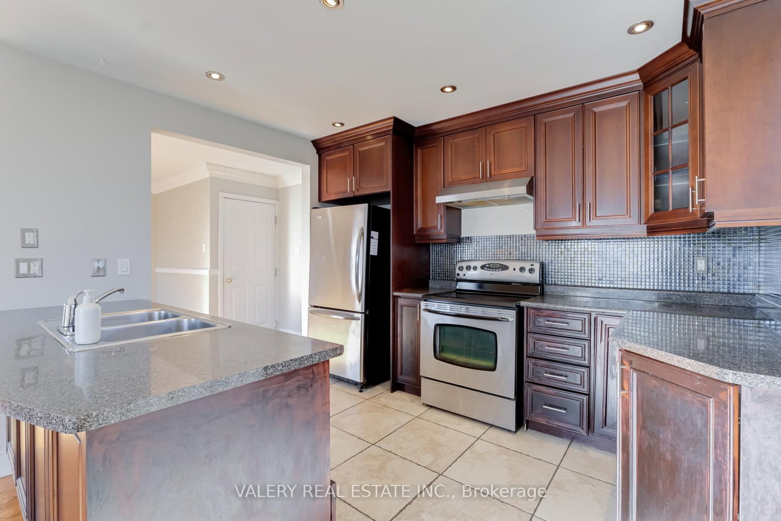 118 Dorcot Avenue, Unit MAIN - Photo 9