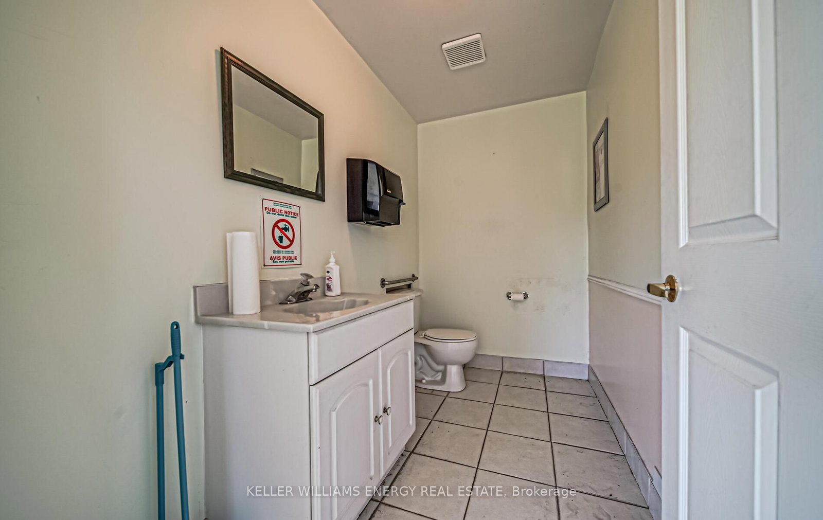 560 Taunton Road W - Photo 17