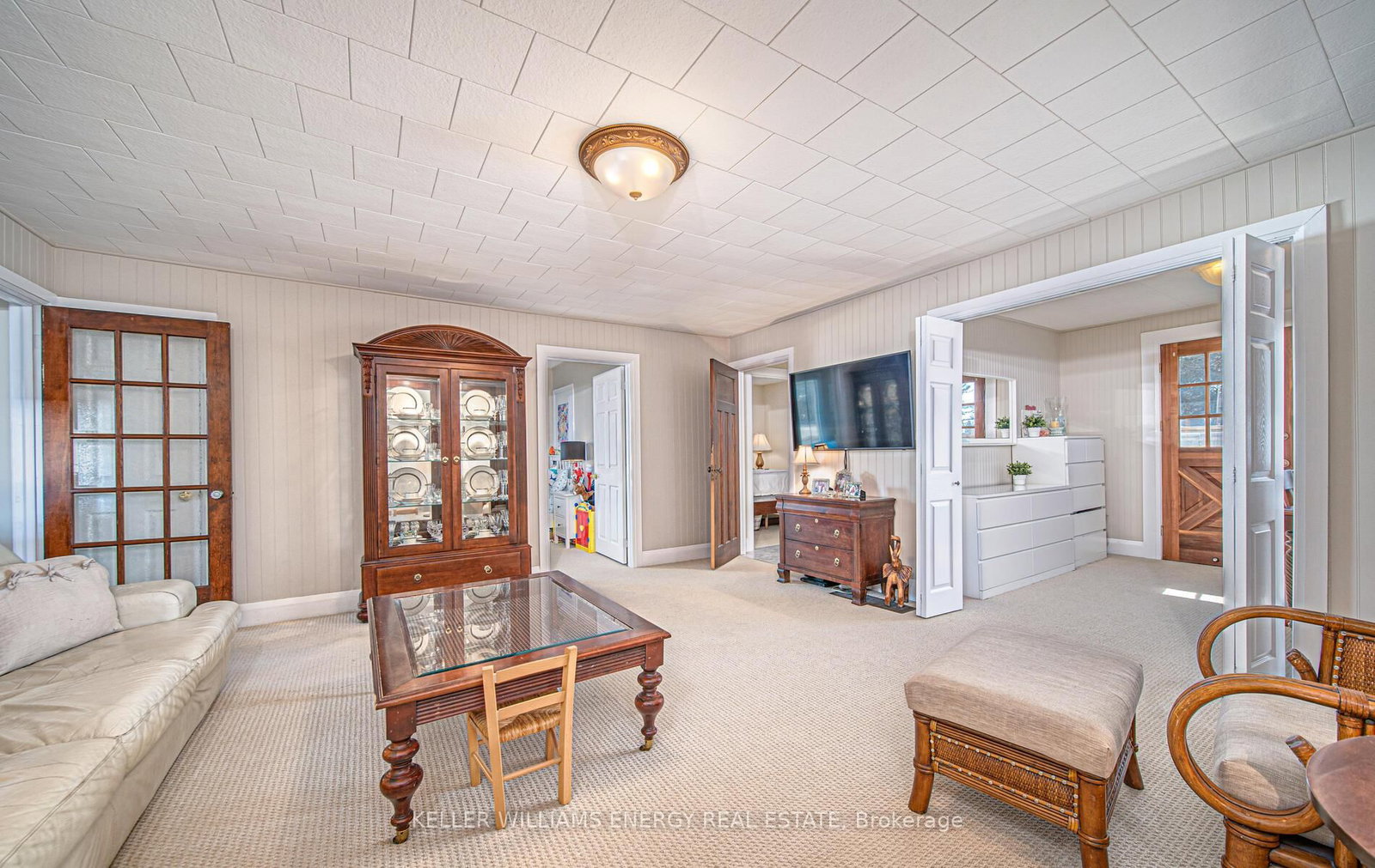 560 Taunton Road W - Photo 25