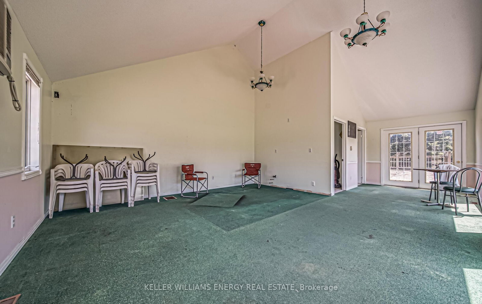 560 Taunton Road W - Photo 14