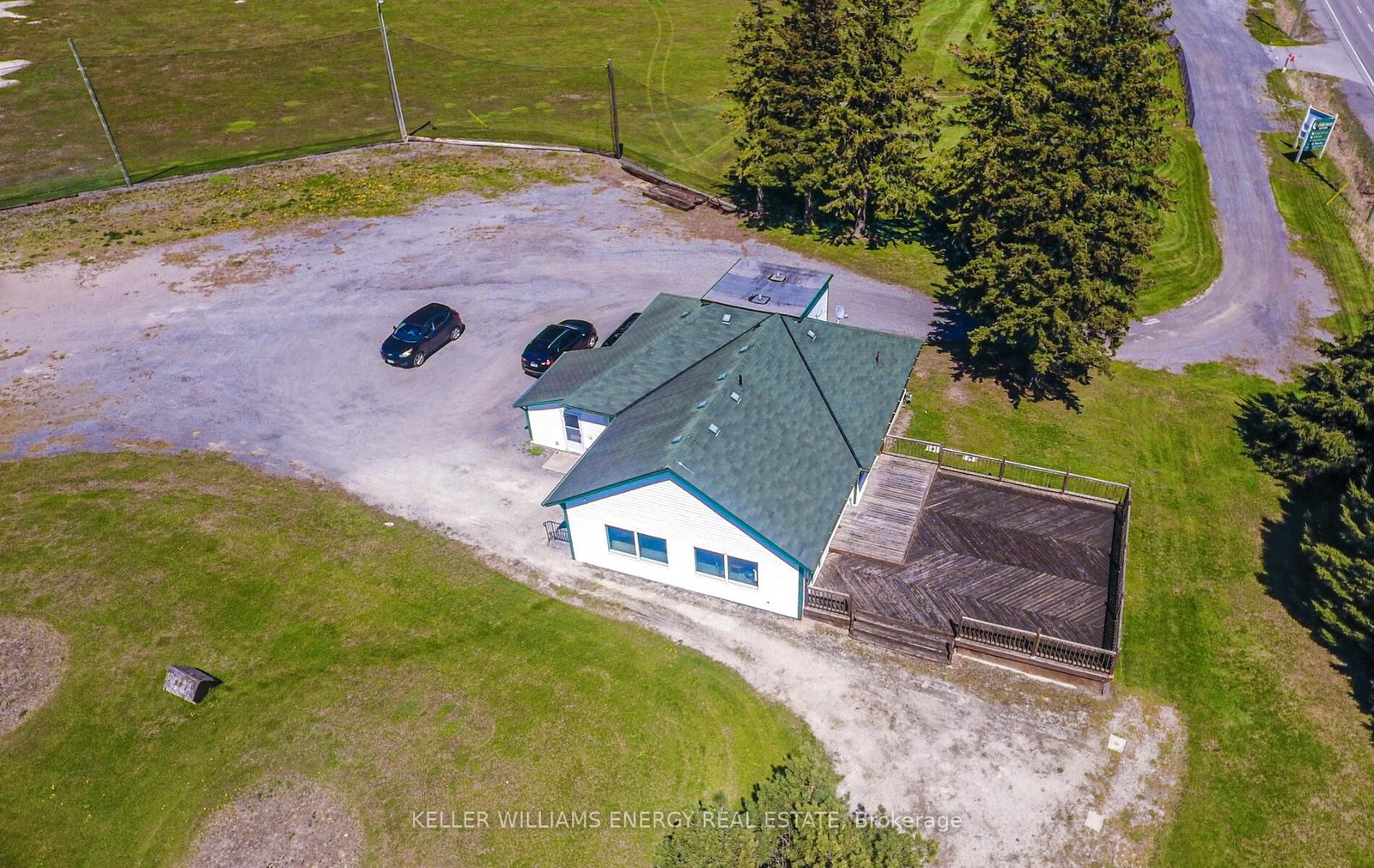 560 Taunton Road W - Photo 2