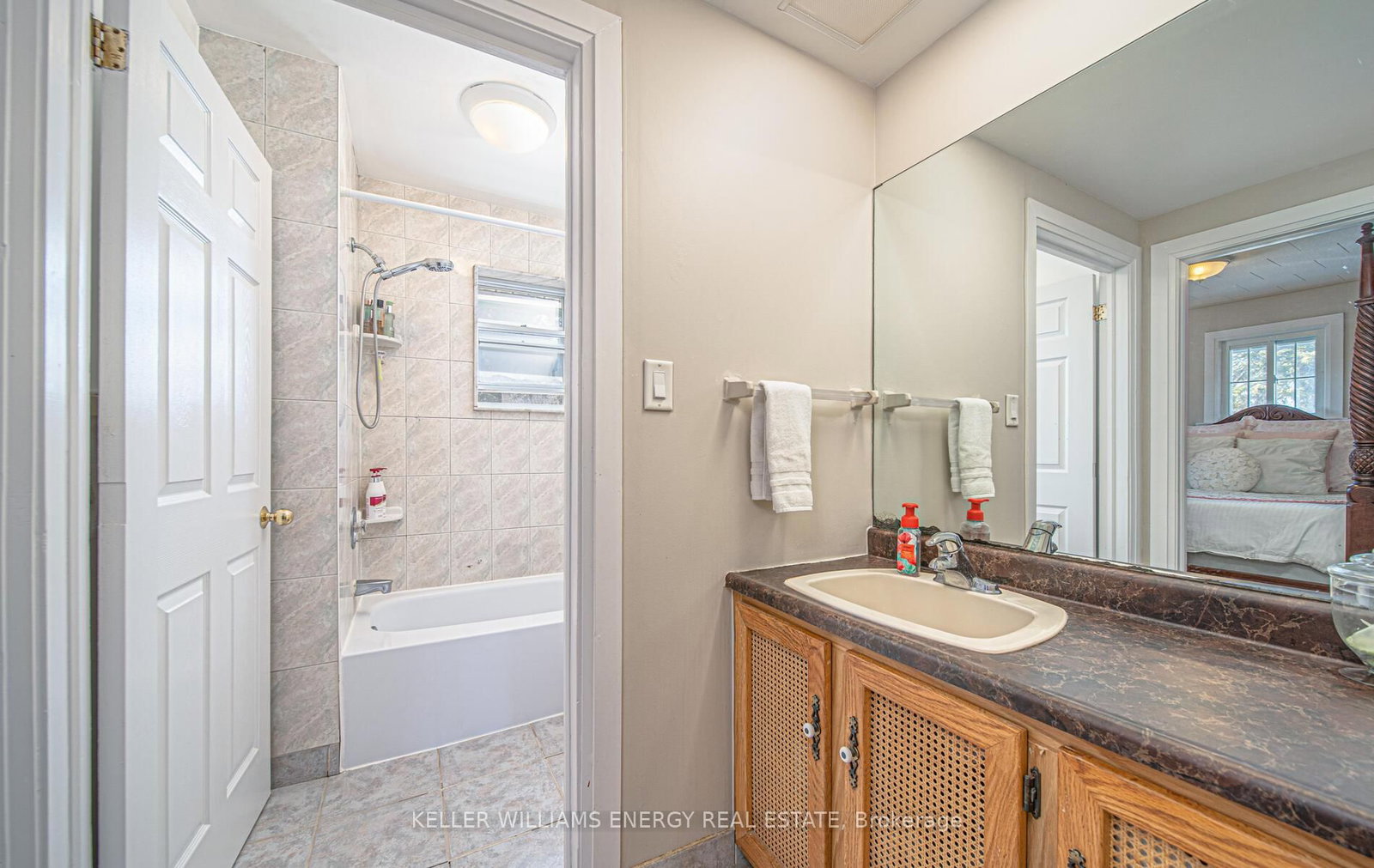 560 Taunton Road W - Photo 28