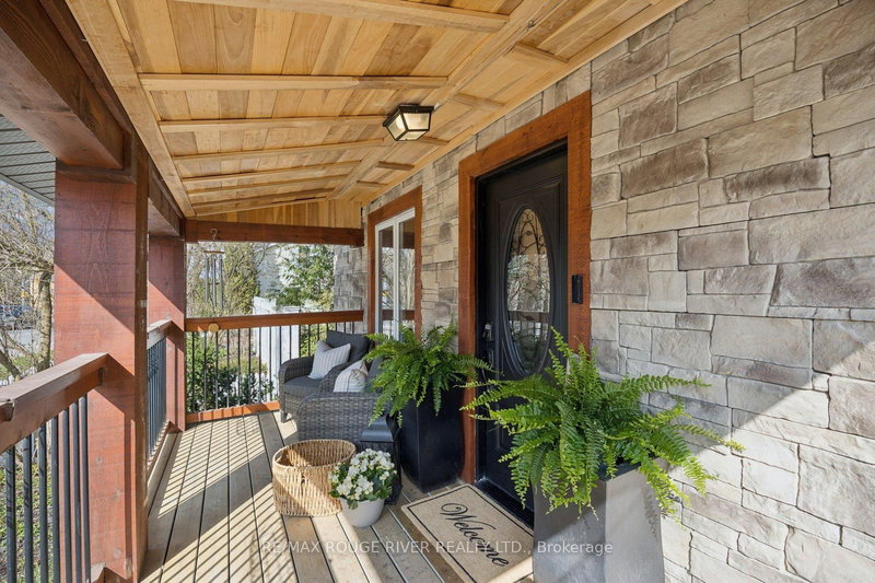 28 Columbus Rd E, Oshawa, L1H 7K4 | Image 2