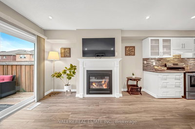 2442 Equestrian Crescent, Oshawa, Ontario image-0-4