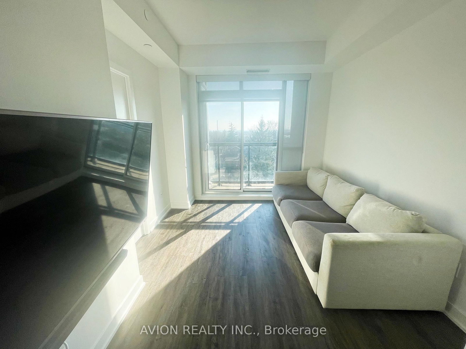 630 Greenwood Avenue, Unit 504