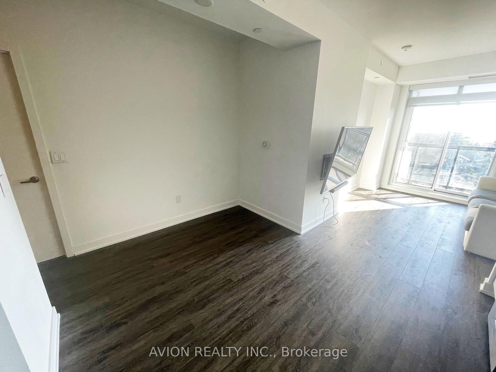 630 Greenwood Avenue, Unit 504 - Photo 10