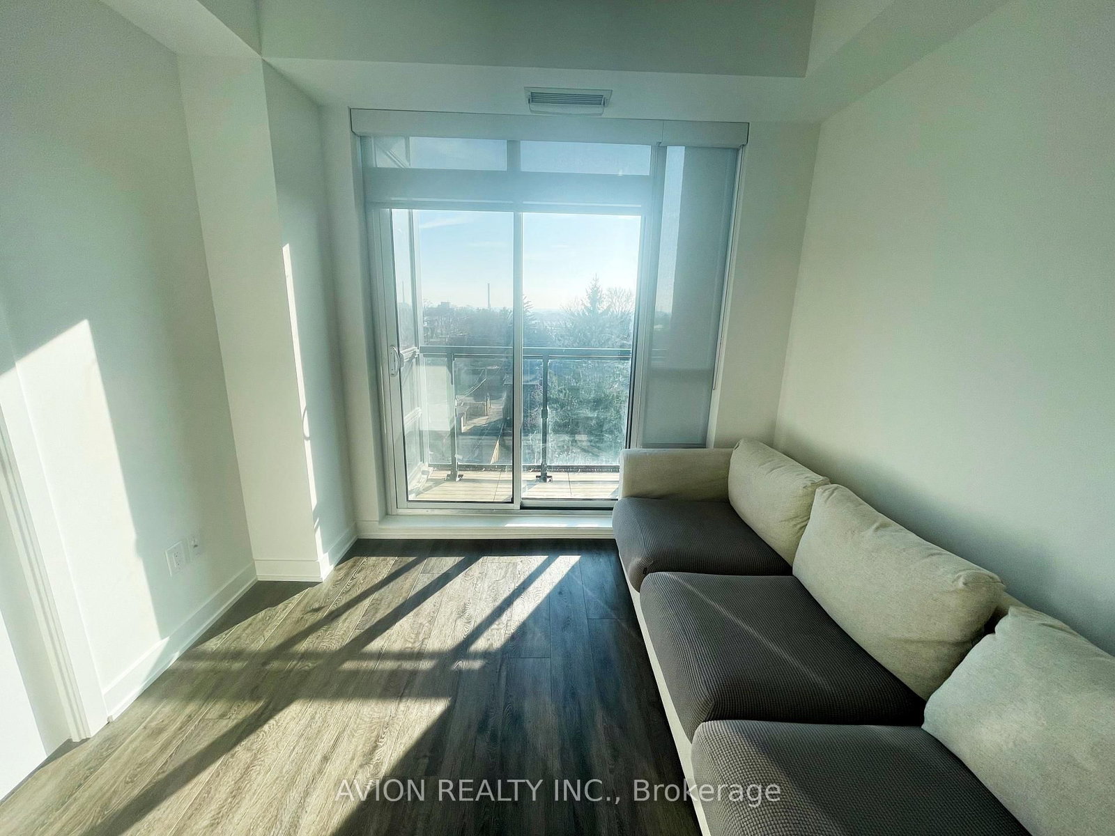 630 Greenwood Avenue, Unit 504 - Photo 6