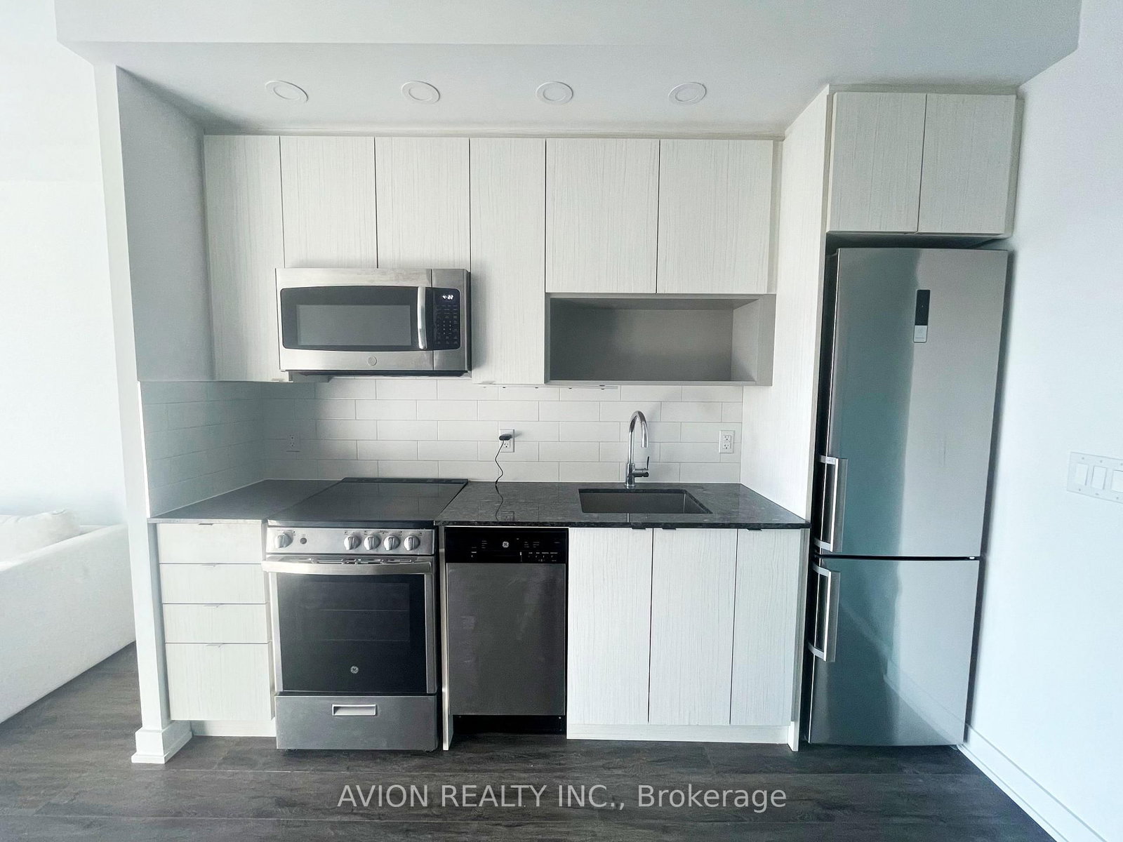 630 Greenwood Avenue, Unit 504 - Photo 8