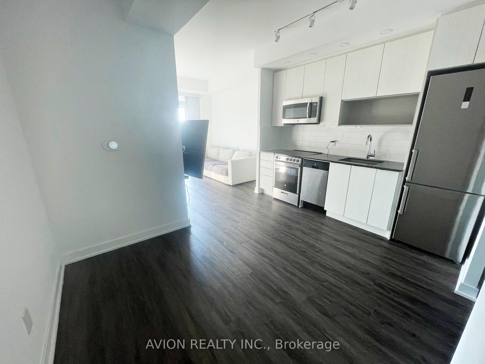 630 Greenwood Avenue, Unit 504 - Photo 9