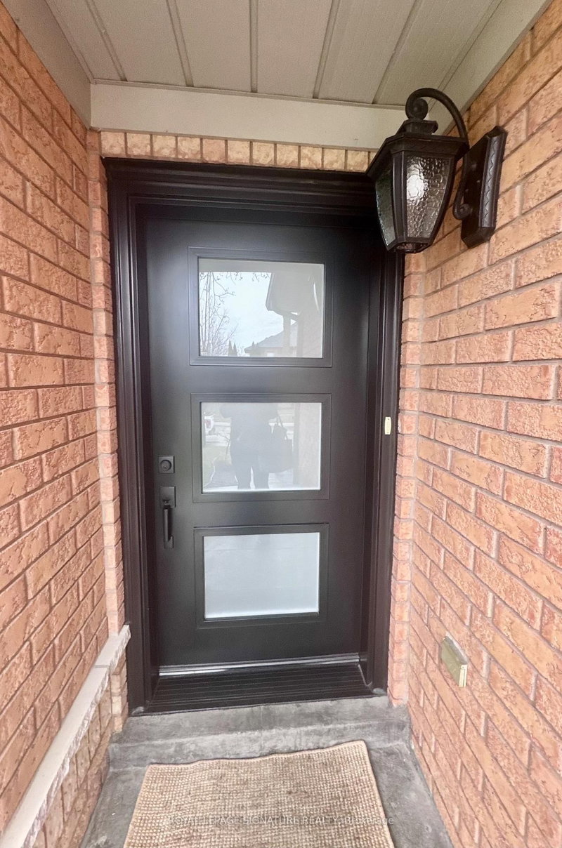 3 Underwood Dr, Whitby, L1M 1H8 | Image 2