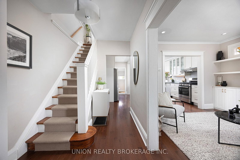 48 Queensbury Ave, Toronto, M1N 2X7 | Image 3