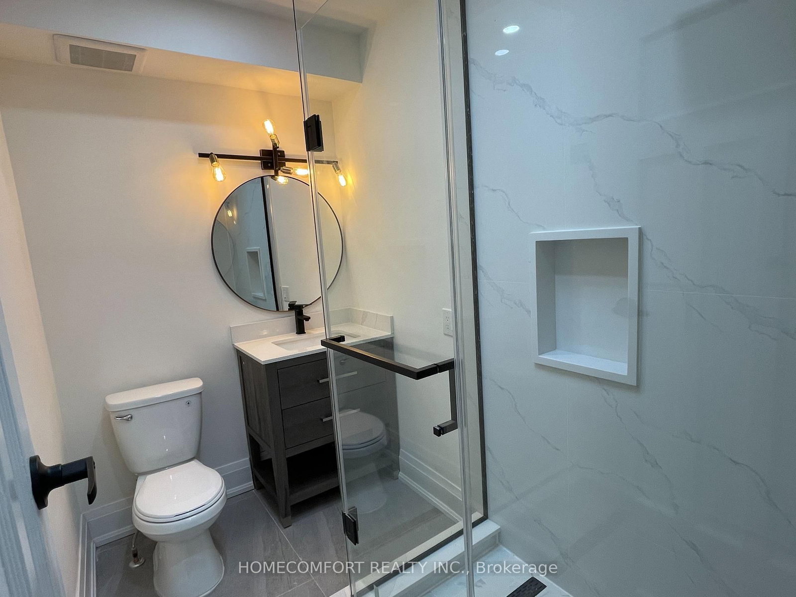 33 Strathmore Boulevard, Unit Upper - Photo 11