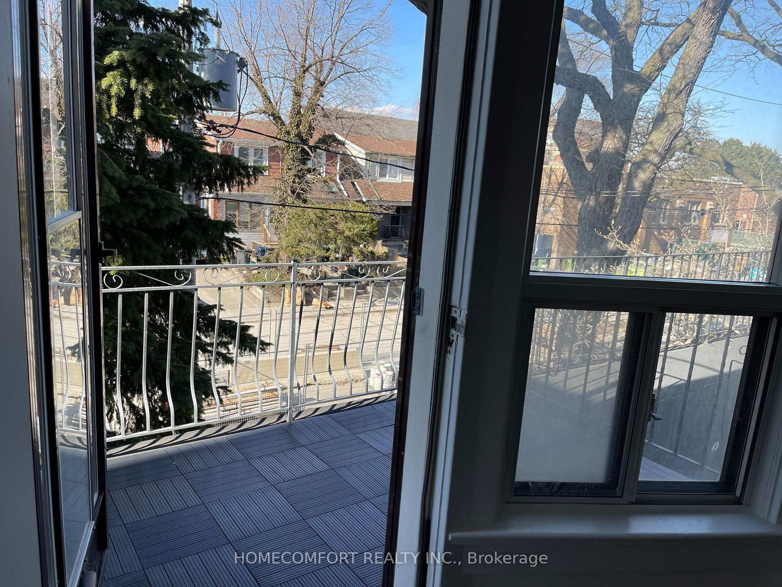 33 Strathmore Boulevard, Unit Upper - Photo 19