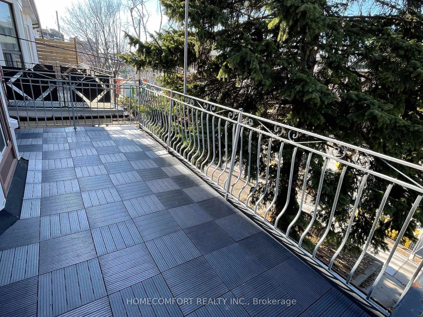 33 Strathmore Boulevard, Unit Upper - Photo 20