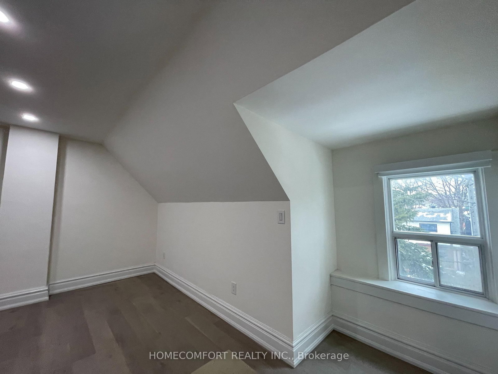 33 Strathmore Boulevard, Unit Upper - Photo 31