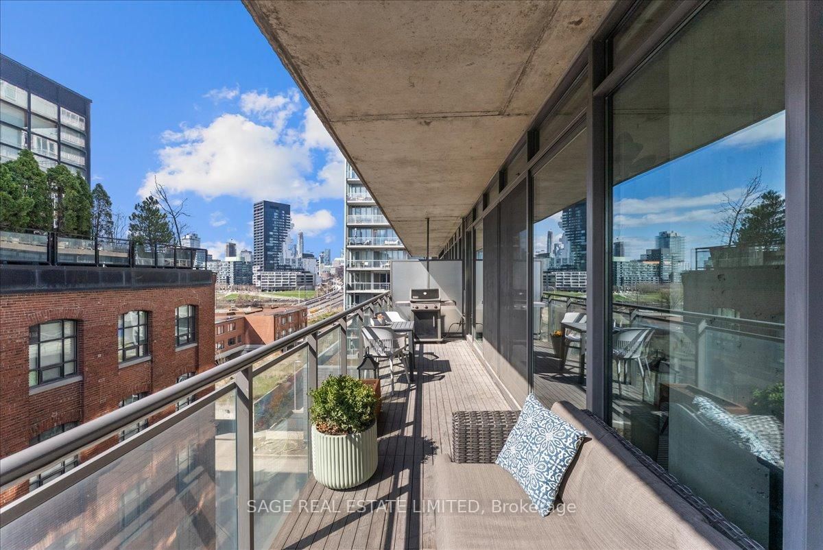 90 Broadview Avenue, Unit 608 - Photo 33