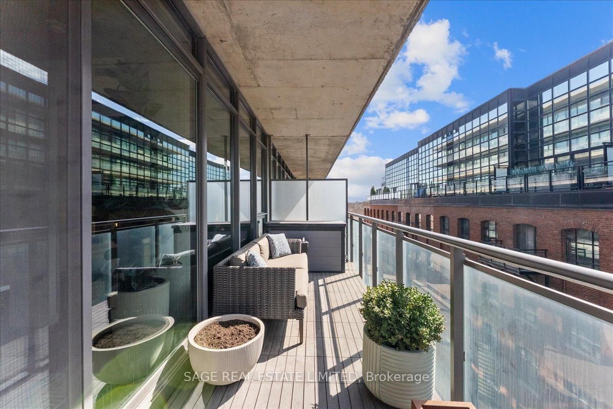 90 Broadview Avenue, Unit 608 - Photo 35