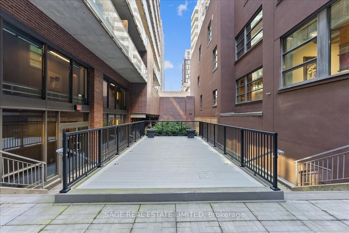 90 Broadview Avenue, Unit 608 - Photo 41