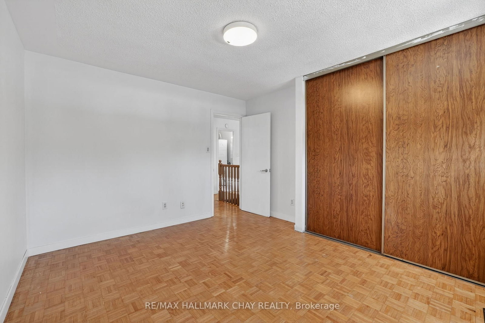 704 Brock Street S - Photo 10