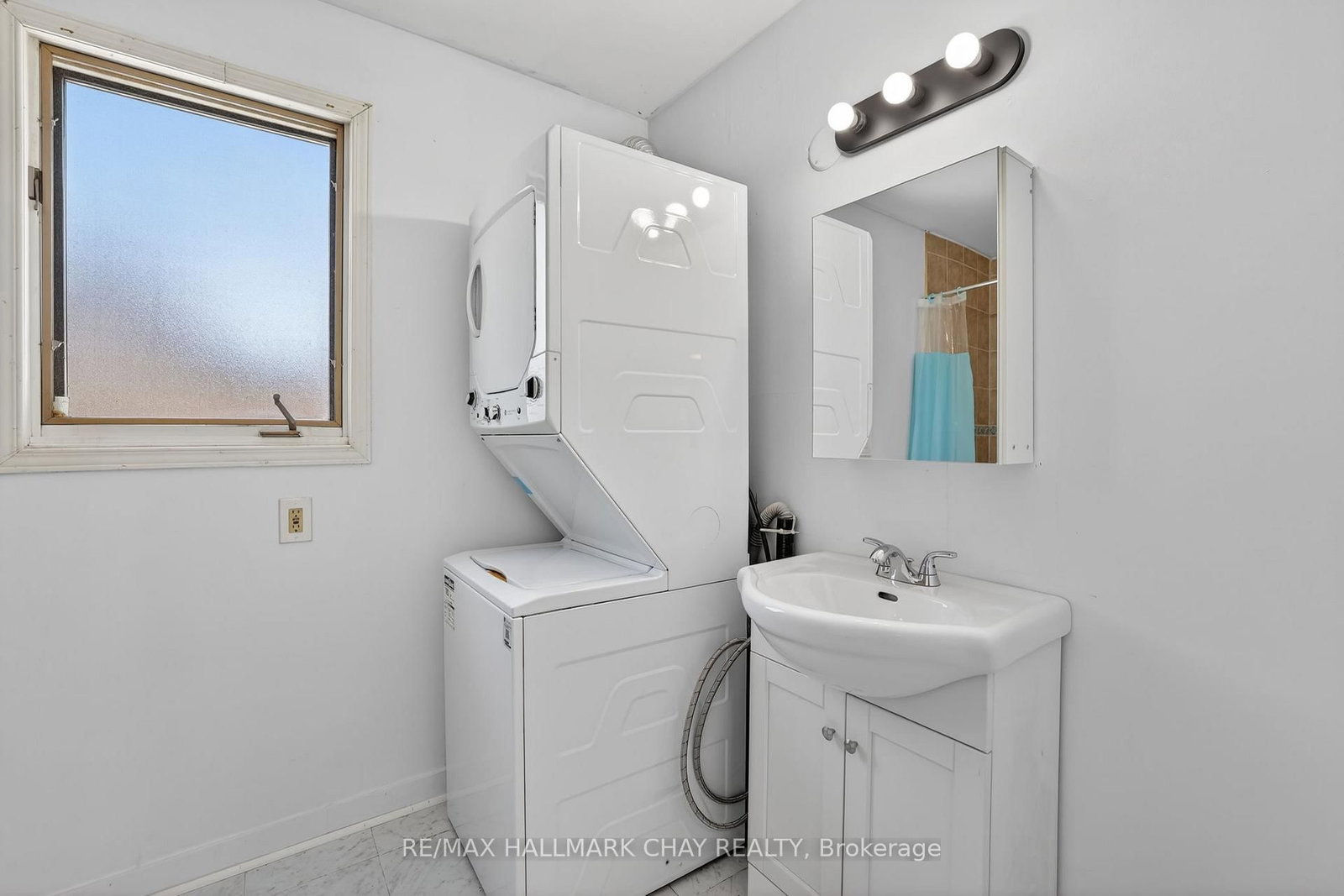 704 Brock Street S - Photo 12