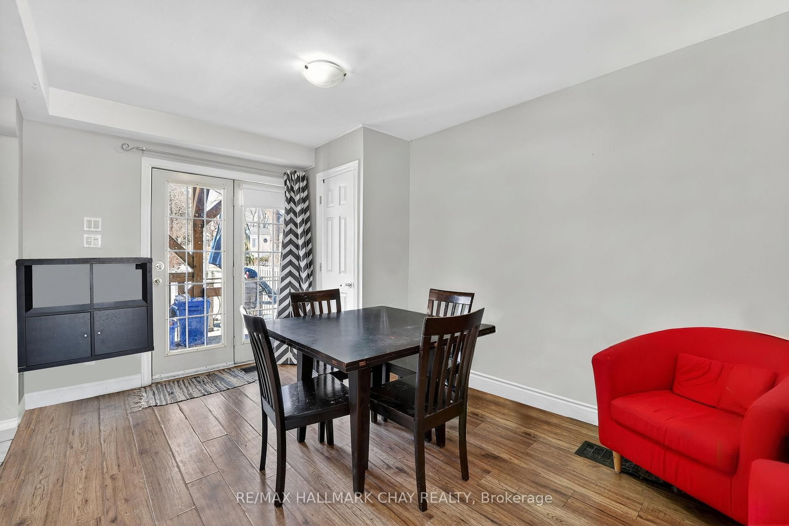 704 Brock Street S - Photo 19