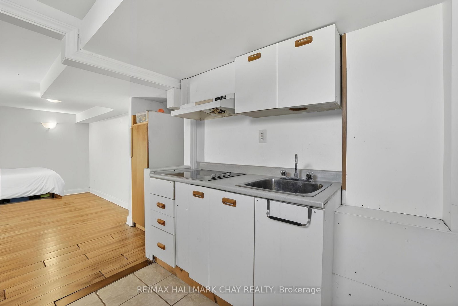 704 Brock Street S - Photo 27