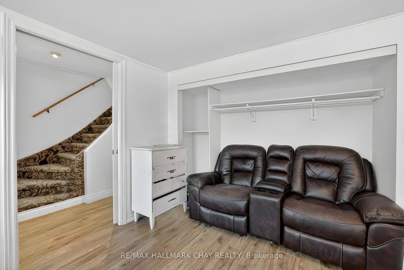 704 Brock Street S - Photo 32