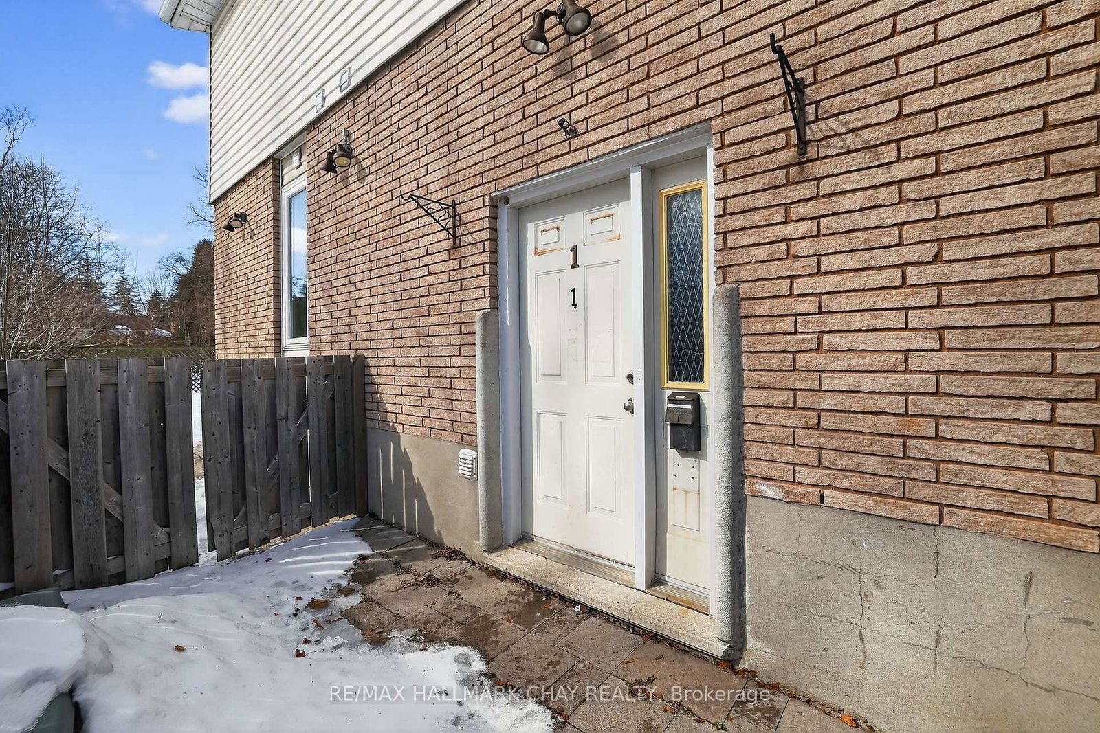 704 Brock Street S - Photo 35