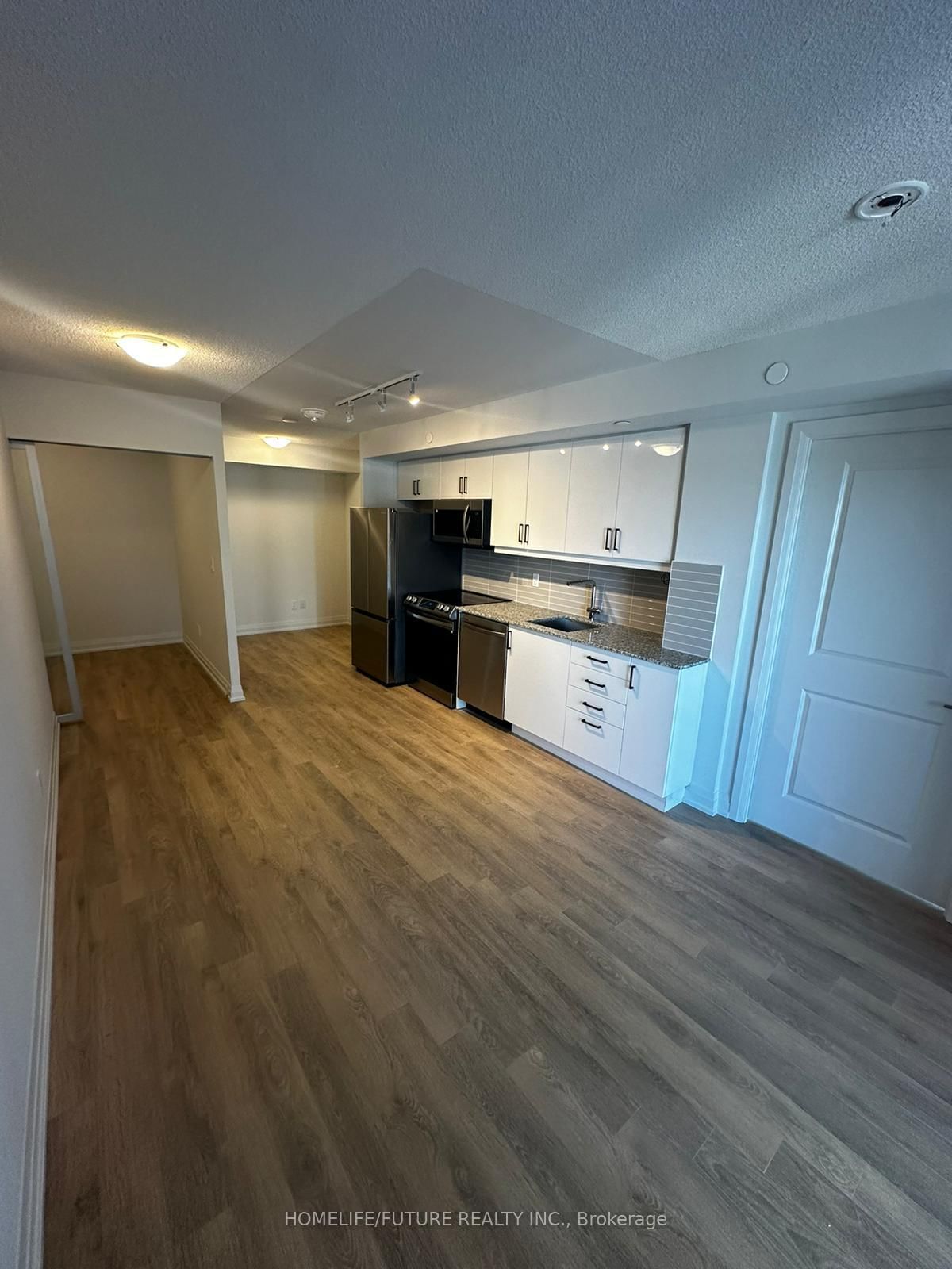 20 Meadowglen Place, Unit 2110 - Photo 4