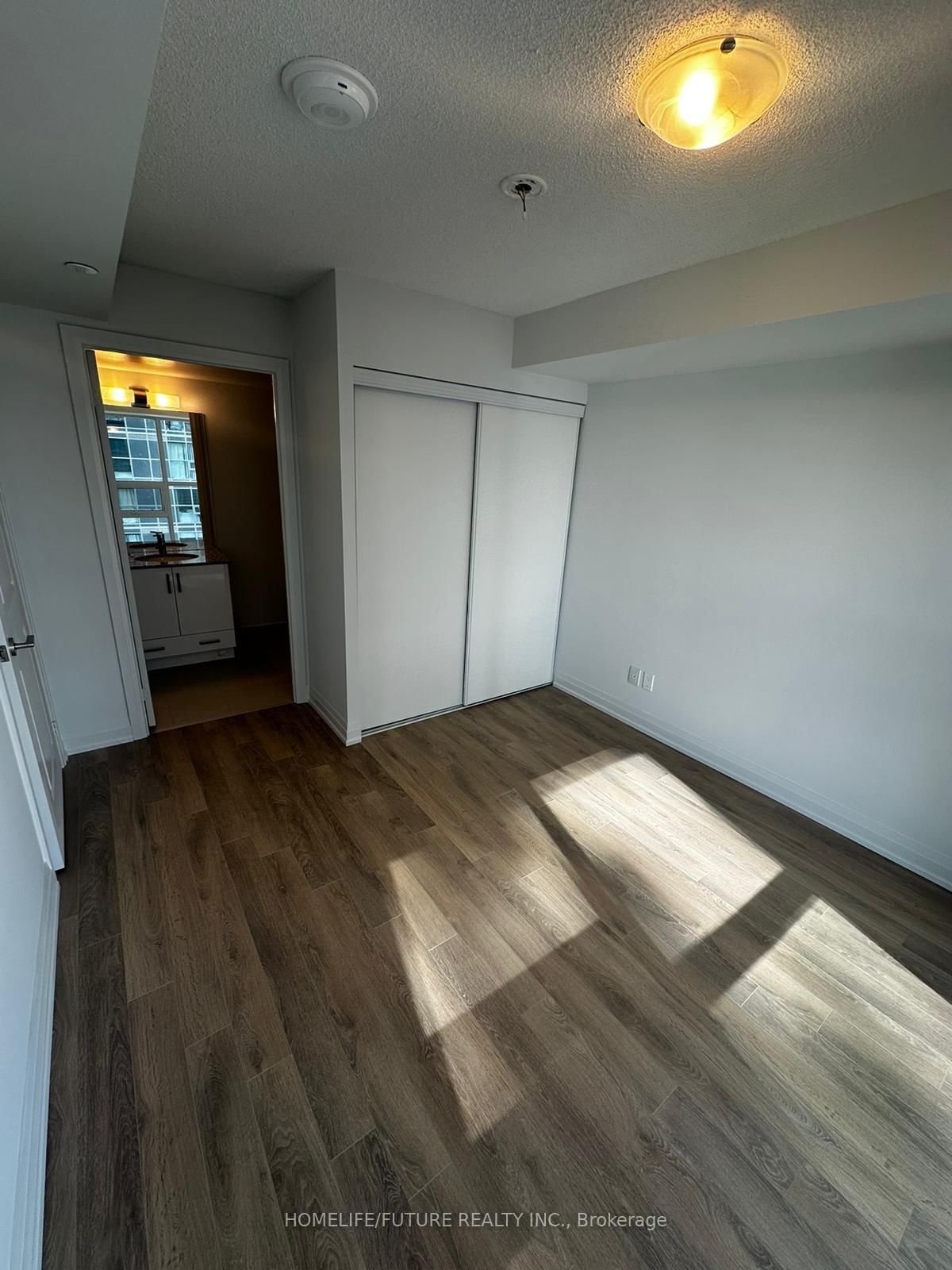 20 Meadowglen Place, Unit 2110 - Photo 6