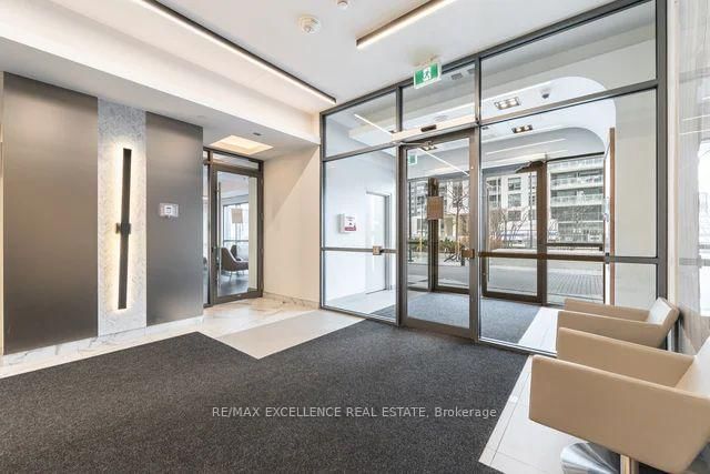 309 - 10 Meadowglen Place