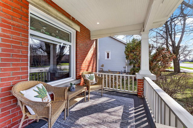 60 Winchester Road E