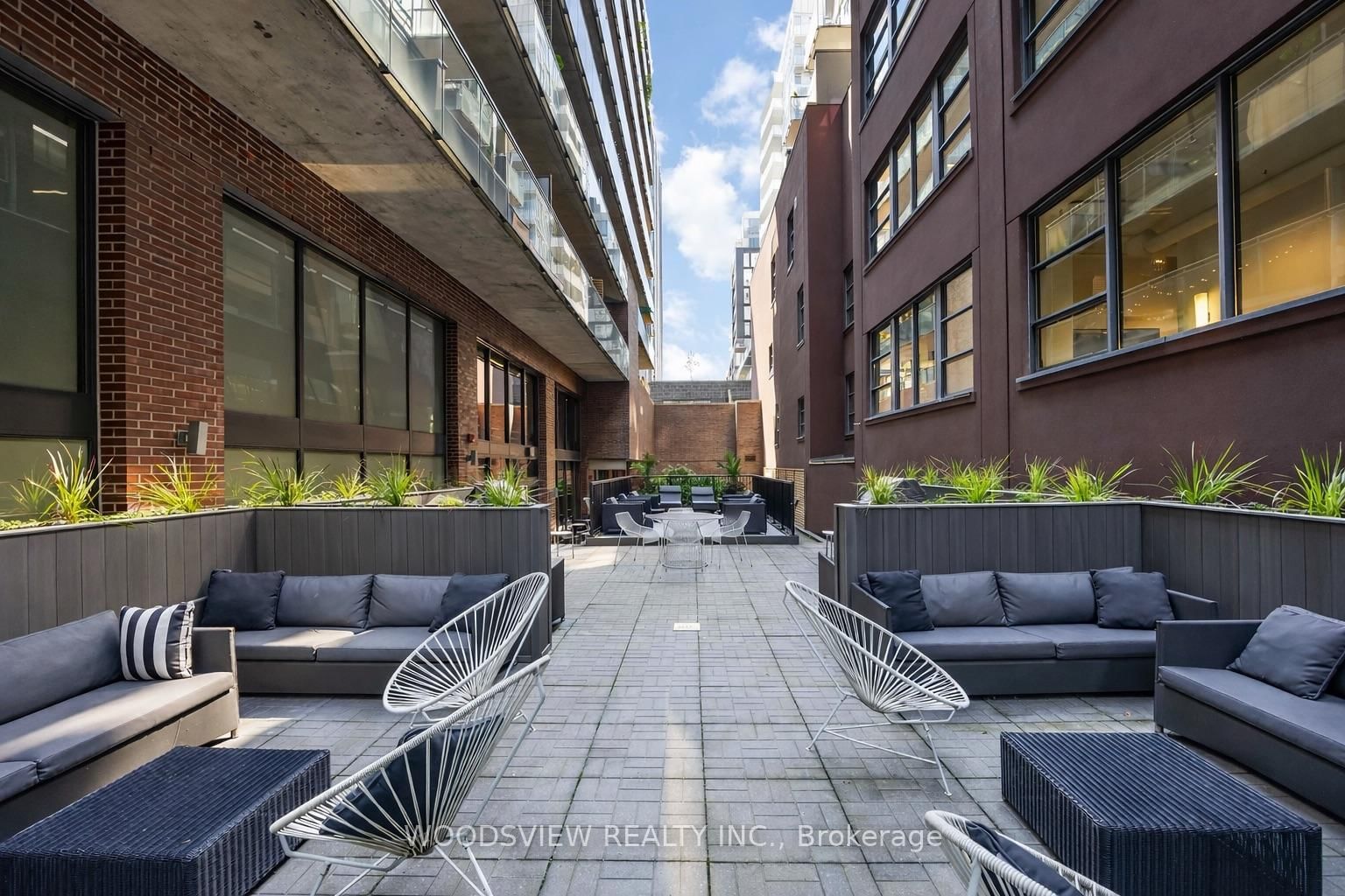 90 Broadview Avenue, Unit 633 - Photo 15