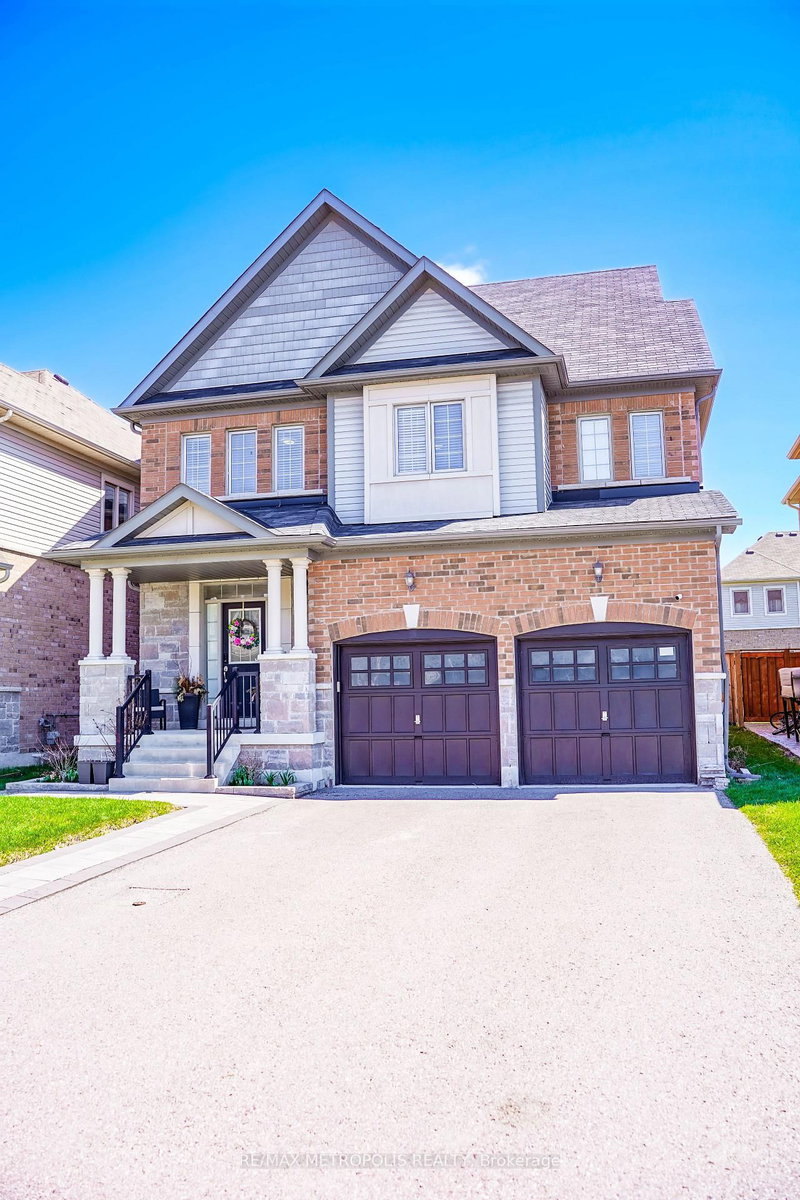 82 Mcroberts Cres, Clarington, L1E 0H4 | Image 3