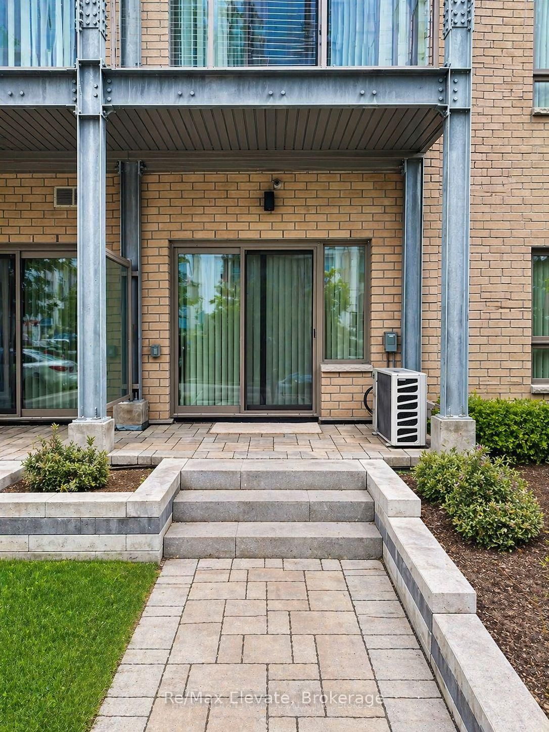 20 Orchid Place, Unit 105 - Photo 14