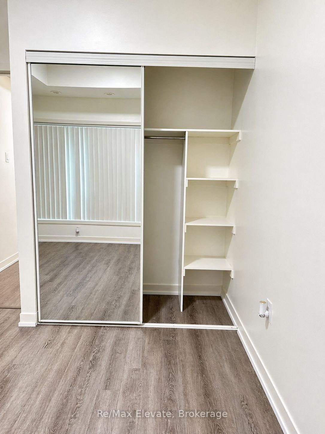 20 Orchid Place, Unit 105 - Photo 6