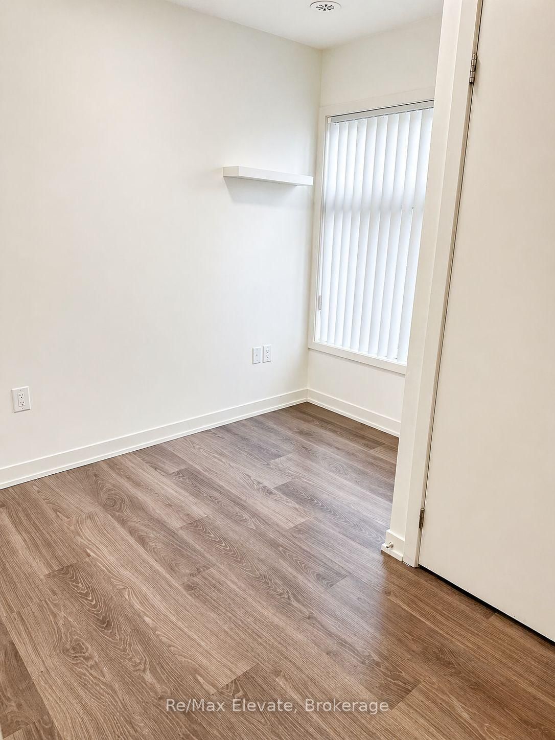 20 Orchid Place, Unit 105 - Photo 7