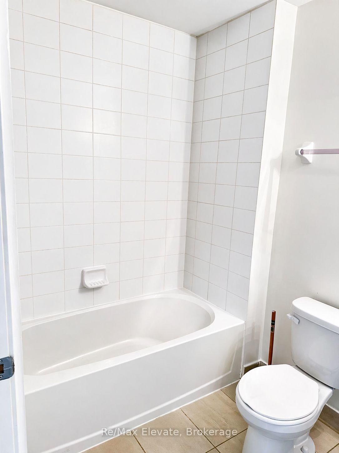 20 Orchid Place, Unit 105 - Photo 8