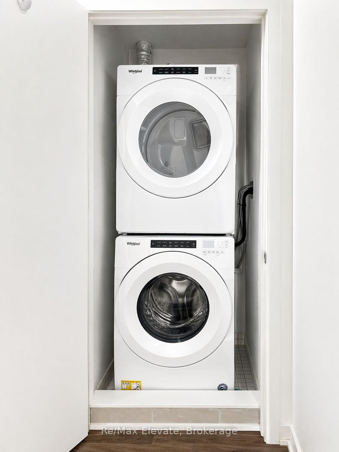 20 Orchid Place, Unit 105 - Photo 9