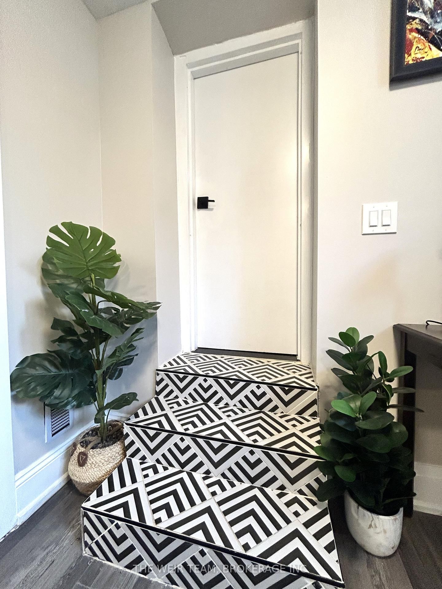 31 Heyworth Crescent, Unit Lower - Photo 2