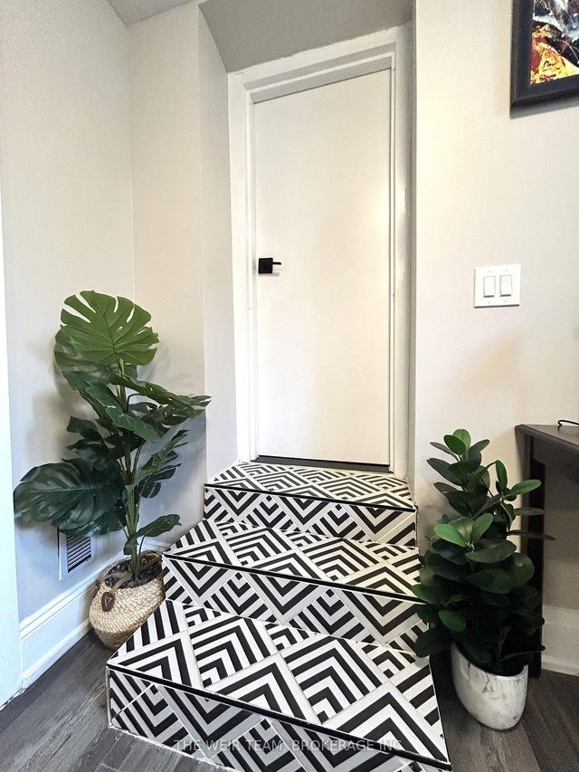 Lower - 31 Heyworth Crescent